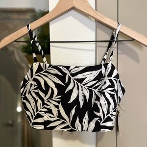 Forever 21 Black and White Palm Print Cropped Top